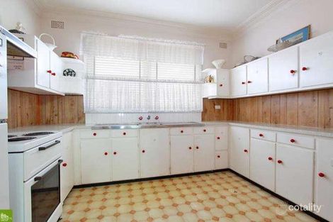 Property photo of 10 Arrow Avenue Figtree NSW 2525