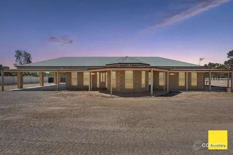 3 Wallawa Pl, Huntly, VIC 3551