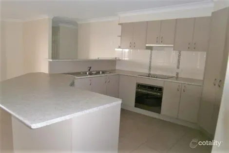 Property photo of 8 Sugars Place Bundamba QLD 4304