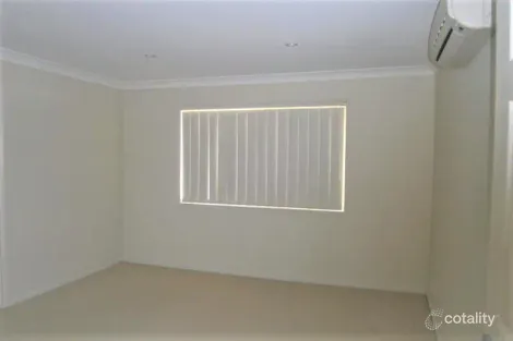 Property photo of 8 Sugars Place Bundamba QLD 4304
