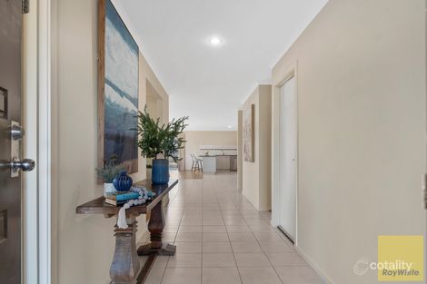 Property photo of 33 Penrose Promenade Tarneit VIC 3029