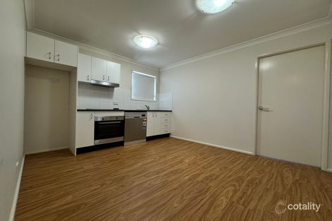 Property photo of 6 Oswald Crescent Rosemeadow NSW 2560