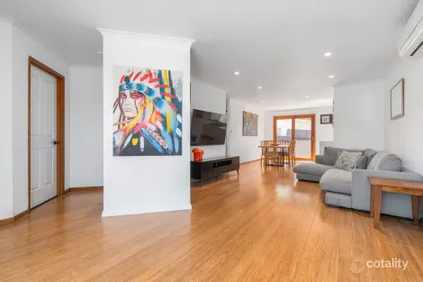 Property photo of 7 Entrance Road Seaford VIC 3198