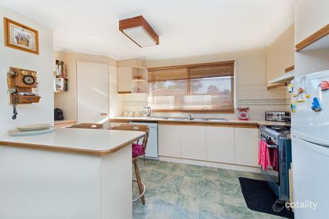 Property photo of 2 Dianne Place Melton West VIC 3337