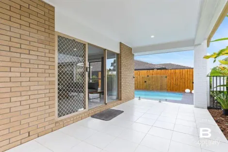 Property photo of 33 Eustace Circuit Augustine Heights QLD 4300