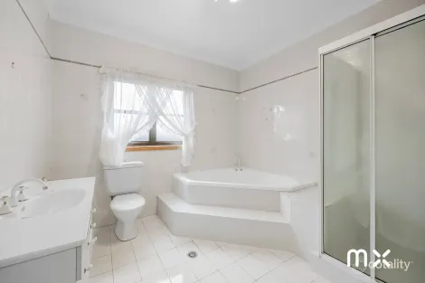 Property photo of 112 Derribong Drive Cordeaux Heights NSW 2526