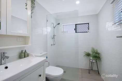 Property photo of 32 Bowen Avenue Albany Creek QLD 4035