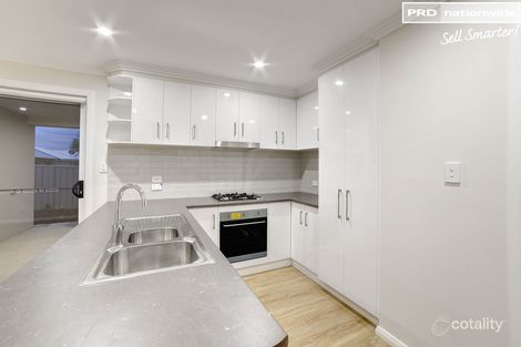 Property photo of 2/12 Hollows Crescent Lloyd NSW 2650