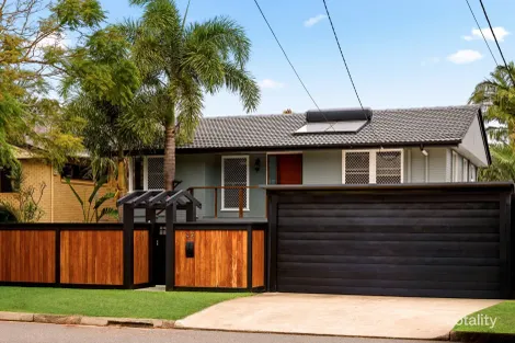 Property photo of 32 Hill Parade Clontarf QLD 4019