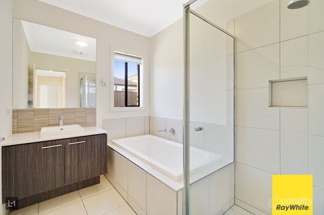 Property photo of 6 Emblem Street Tarneit VIC 3029