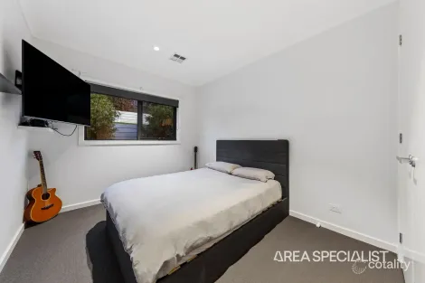 Property photo of 35 Avondale Street Officer VIC 3809