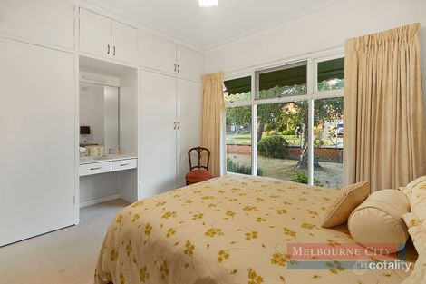 Property photo of 42 Outlook Road Mount Waverley VIC 3149