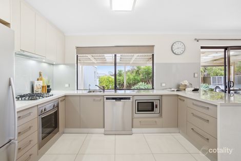 Property photo of 28 Warburton Drive Woodcroft SA 5162