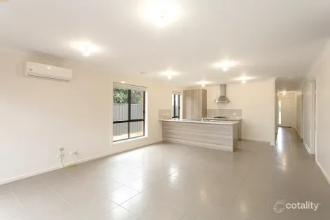Property photo of 85 James Melrose Drive Brookfield VIC 3338