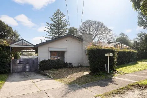 2 KARINGAL DR, FRANKSTON, VIC 3199