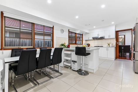 Property photo of 30 Locharn Crescent Keysborough VIC 3173