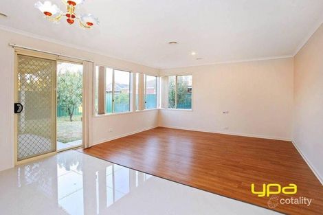 Property photo of 4 Provis Close Burnside VIC 3023