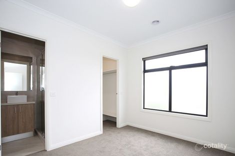 Property photo of 1B Magnolia Grove Doveton VIC 3177