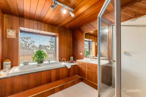 Property photo of 12 Jarrah Close Alfords Point NSW 2234