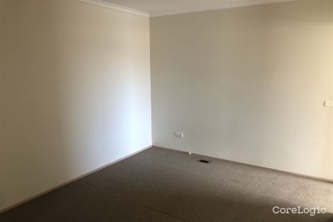 Property photo of 8 Highton Close Hampton Park VIC 3976