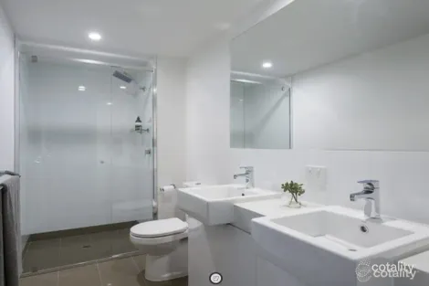 Property photo of 183/33 Lakefront Crescent Varsity Lakes QLD 4227