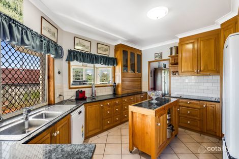 Property photo of 31 Dandelion Drive Middle Ridge QLD 4350