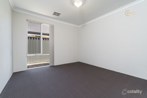 Property photo of 13 Greensand Promenade Treeby WA 6164