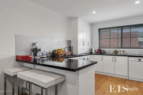 Property photo of 2 Vermont Court Berriedale TAS 7011