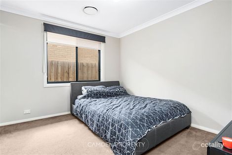 Property photo of 6 Orwell Place Spring Farm NSW 2570