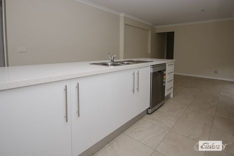 Property photo of 2/10 Wattlebird Drive Bandiana VIC 3691
