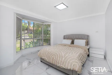 Property photo of 19 Keyport Crescent Glendenning NSW 2761