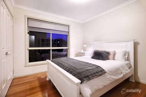 Property photo of 31 Stonebridge Way Attwood VIC 3049