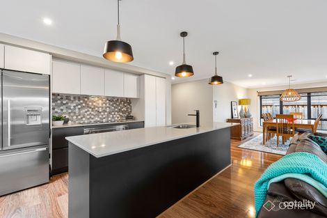 Property photo of 32 Belmont Crescent Pakenham VIC 3810