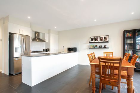 Property photo of 28 Denistoun Crescent Cranbourne VIC 3977