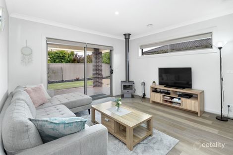 Property photo of 22 Clovedale Avenue Alfredton VIC 3350