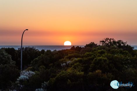 Property photo of 5 Lorient Close Warnbro WA 6169