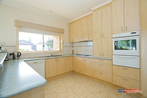 Property photo of 18 Erskine Square Hoppers Crossing VIC 3029