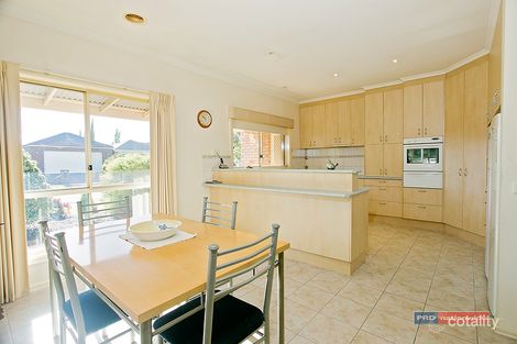 Property photo of 18 Erskine Square Hoppers Crossing VIC 3029