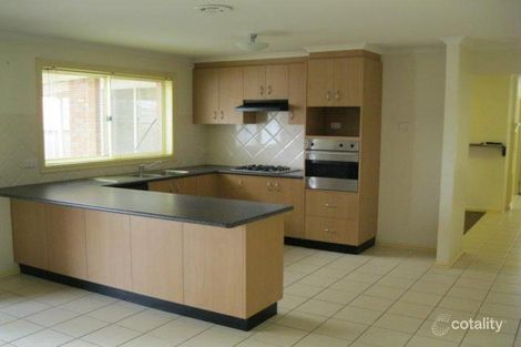 Property photo of 76 Chisholm Drive Caroline Springs VIC 3023