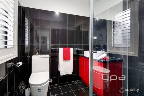 Property photo of 21 Richie Circuit Hillside VIC 3037