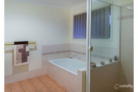 Property photo of 35 Lakeshore Drive Helensvale QLD 4212