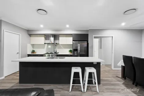 Property photo of 8 Boyland Way Ripley QLD 4306