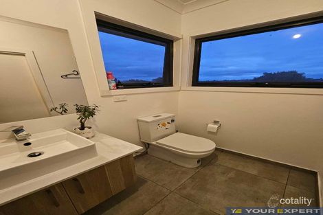 Property photo of 4B Sylvanwood Crescent Narre Warren VIC 3805
