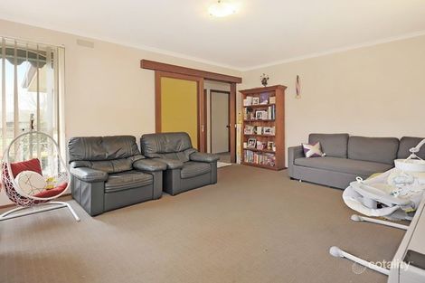 Property photo of 2 Baldwin Street Wendouree VIC 3355