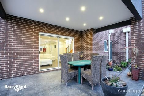 Property photo of 11 Waterbird Link Craigieburn VIC 3064