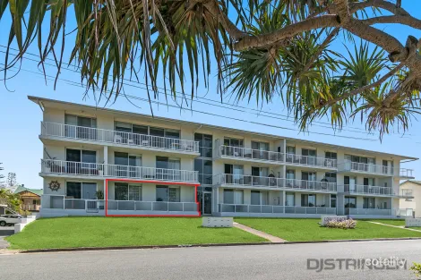 Property photo of 2/206-210 Pacific Parade Bilinga QLD 4225