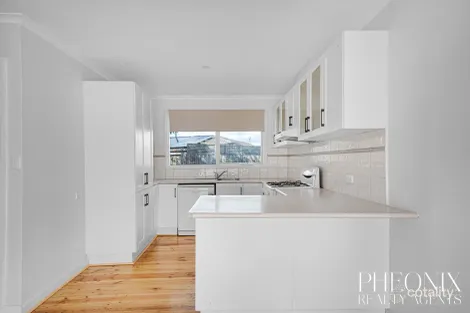 Property photo of 3 Peter Place Melton West VIC 3337