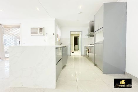 Property photo of 3 Wilcannia Way Hoxton Park NSW 2171