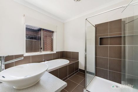 Property photo of 17 Springleaf Road Tarneit VIC 3029