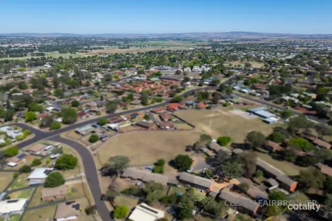 Property photo of 27 Simmons Place Kelso NSW 2795